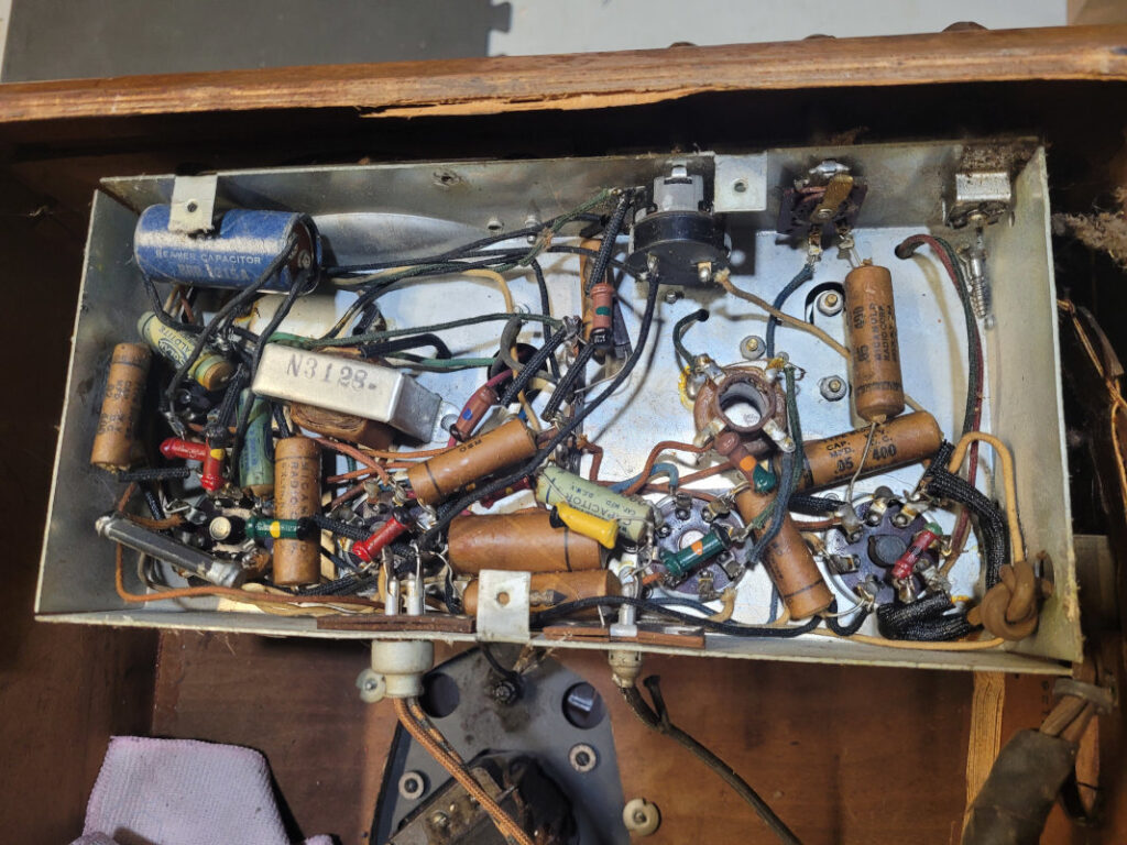 Old capacitors inside a radio